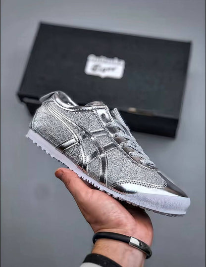 Onitsuka Tiger Mexico 66 Glitter pack , 
Size 36 to 45 , 
180 dhs✅

Zain196
♥️♥️♥️