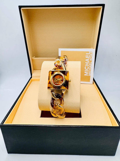 Mk ladies 
offer price
40 dhs🪙💕

Zain08
♥️♥️♥️