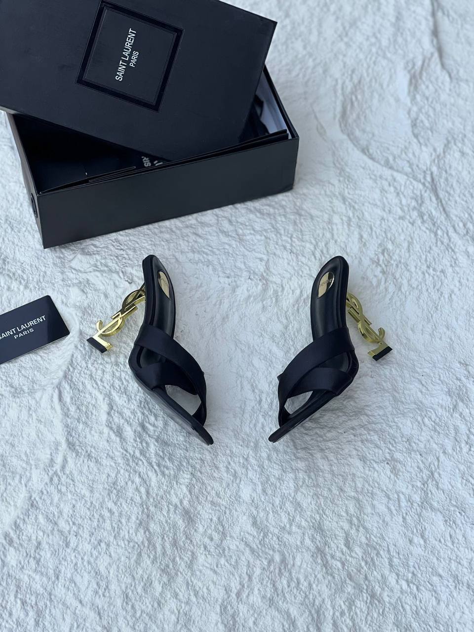 YSL
( 9𝗖𝗠 )
𝐇𝐢𝐠𝐡 𝐪𝐮𝐚𝐥𝐢𝐭𝐲💯 
𝐒𝐢𝐳𝐞 𝟑𝟔-𝟑𝟕-𝟑𝟖-𝟑𝟗-𝟒𝟎-𝟒𝟏 
120 dhs✅

Zain86
♥️♥️♥️