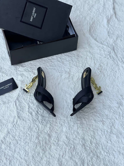 YSL
( 9𝗖𝗠 )
𝐇𝐢𝐠𝐡 𝐪𝐮𝐚𝐥𝐢𝐭𝐲💯 
𝐒𝐢𝐳𝐞 𝟑𝟔-𝟑𝟕-𝟑𝟖-𝟑𝟗-𝟒𝟎-𝟒𝟏 
120 dhs✅

Zain86
♥️♥️♥️