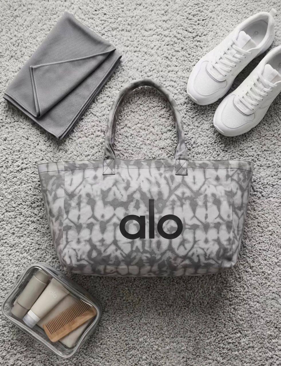 ALO
75 dhs🇦🇪🇦🇪
Size：48CM
good-quality 

Zain35
♥️♥️♥️