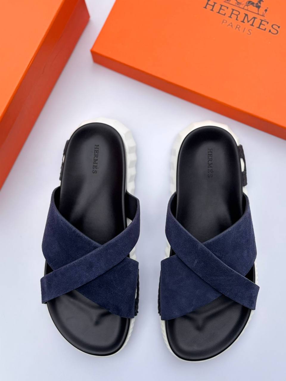 Hermes  
120 dhs🪙🌨️
Size 40-45

Zain55
♥️♥️♥️