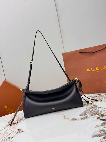 Alaia new collection ❤️
supper master quality
 💯✨
Available 💯❤️
For Price 👇 WhatsApp✅
0568585901 
0507557372
0552275751 Owner Zain 👌

Zain252
♥️♥️♥️