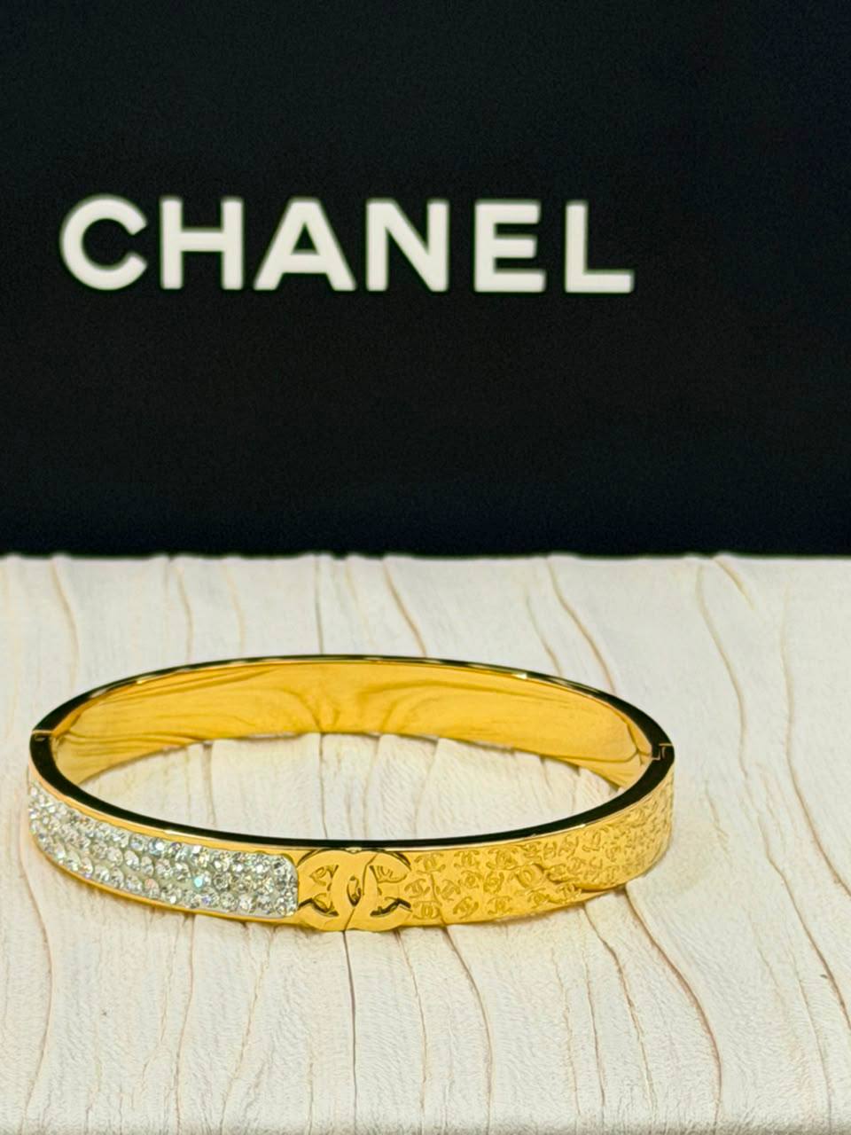 Stainless steel🍁 

Bangle ✨

 Non turnish💕

20 dhs🇦🇪🇦🇪

Zain263
♥️♥️♥️
