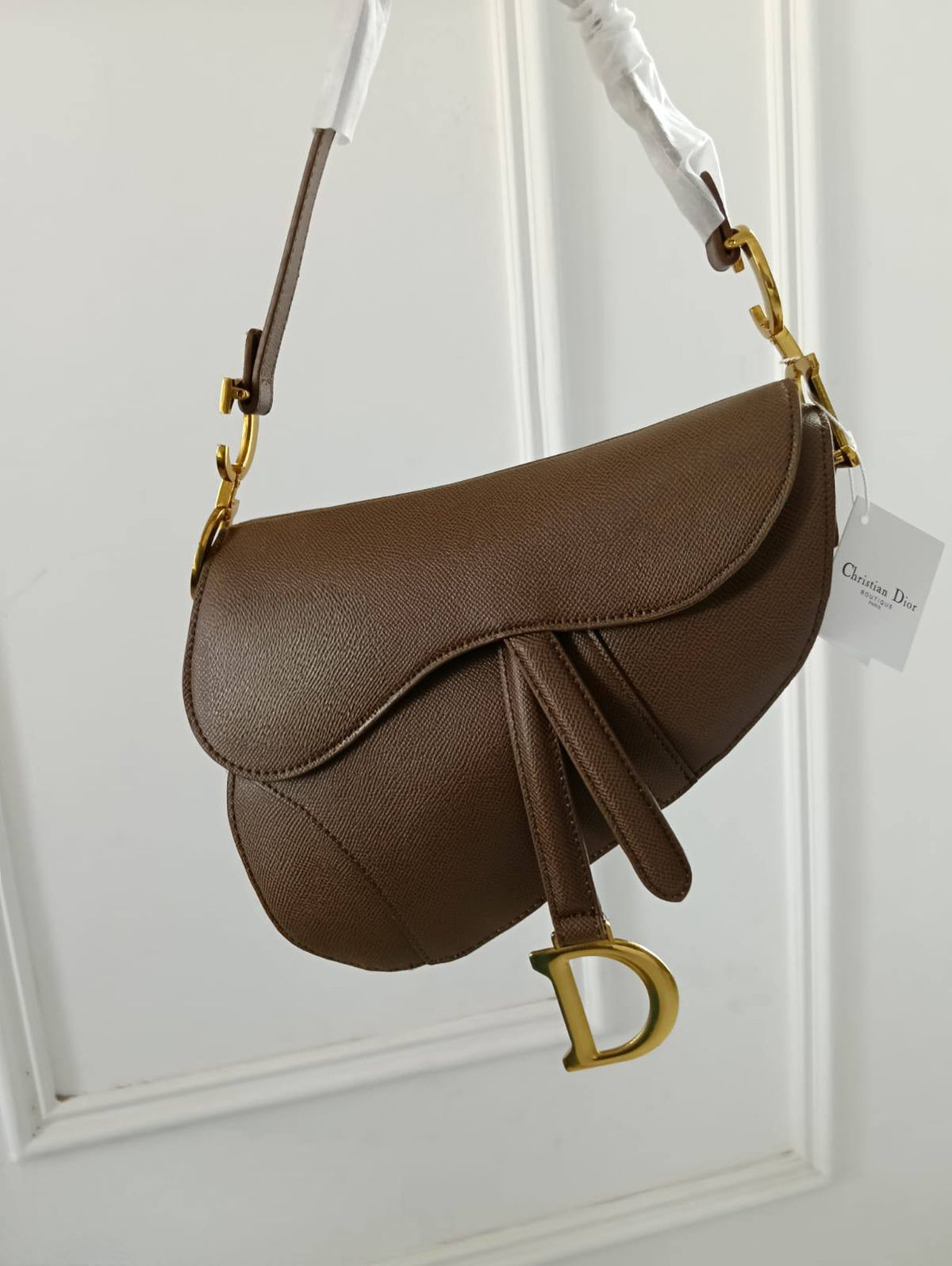 Dior

115 dhs🇦🇪🇦🇪

with box
size 25cm

Knitted fabric
High quality

Zain26
♥️♥️♥️