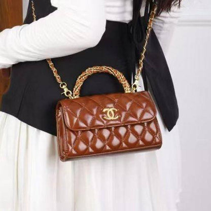 CHANEL 

NEW CAME GOOD QUALITY 
WITH BOX 
🎁🎁🎁

90 dhs❣️

Zain39
♥️♥️♥️