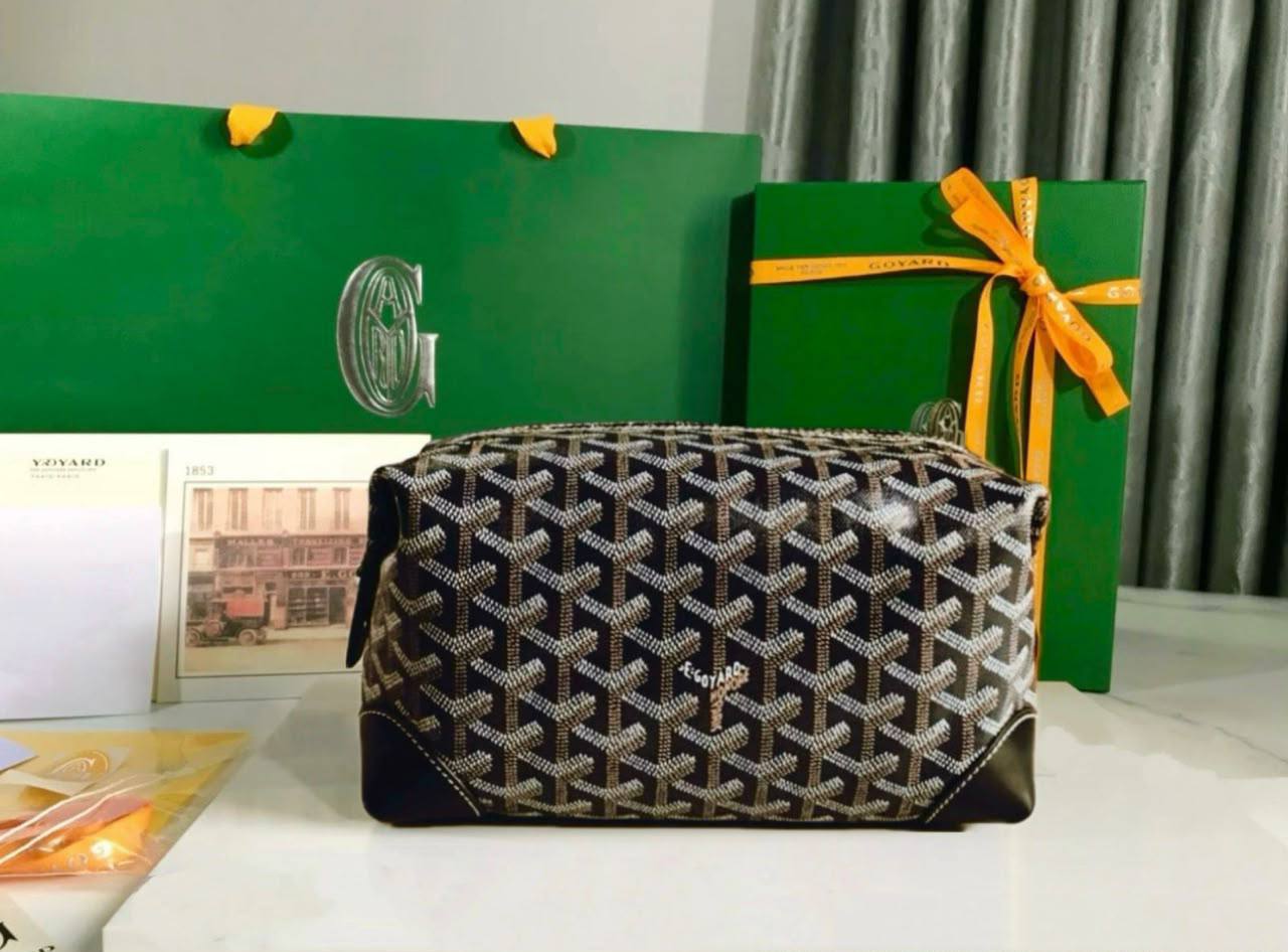 GOYARD POUCH  
HIGH QUALITY 
WITH BOX 
100 dhs✅

Zain39
♥️♥️♥️