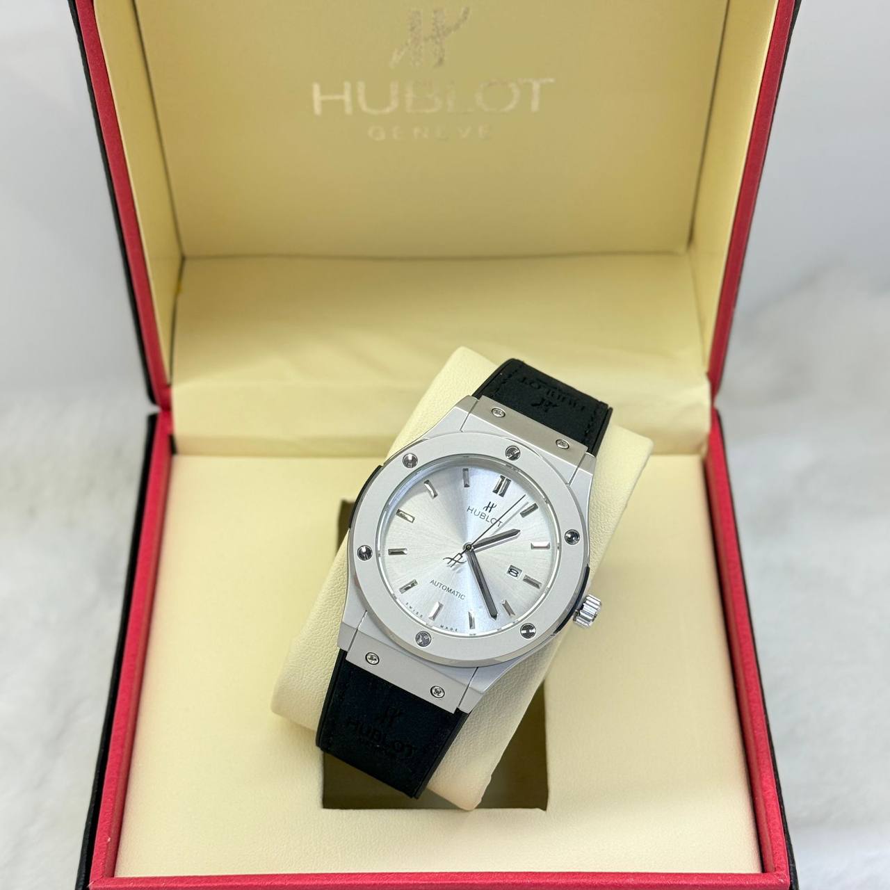 NEW CAME 
HUBLOT MEN WATCH 
GOOD QUALITY 
70 dhs🪙

Zain40
♥️♥️♥️