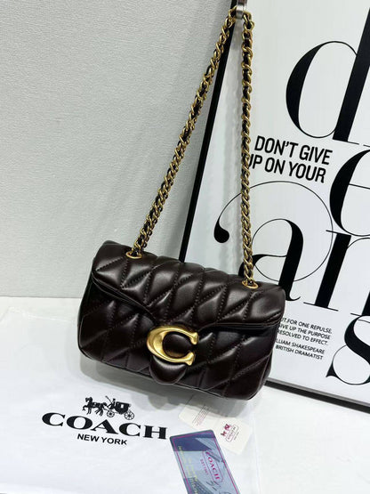COACH 
NEW CAME GOOD QUALITY 

WITH BOX 
🎁🎁🎁

110 dhs❣️
Size: 22cm

Zain39
♥️♥️♥️