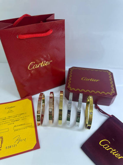 Stainless steel SET 💯
Bangle love and nail. 🦋
(Size bangle nail 14,15,16,17,18,19)
(Love bangle 14,15,16,17,18,19,20)
Non tarnish 💯
Love ring 💍 
(Size 6,7,8,9)
With black boxes 📦 
20 dhs🪙💕
With normal boxes 📦 
And paper bag 🛍️
30 dhs🪙💕
With sam