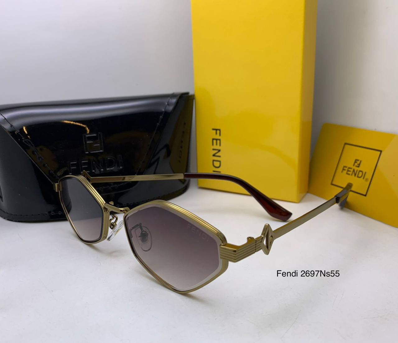 Fendi
70 dhs✅

Zain126
♥️♥️♥️