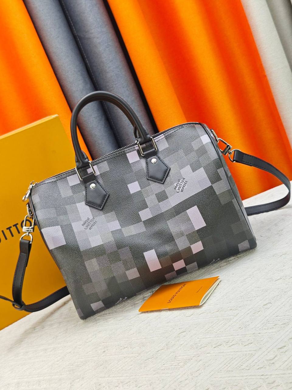 LV
Master
Size:30cm  
250 dhs✅

Zain114
♥️♥️♥️