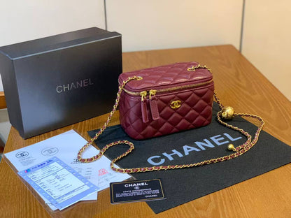 Chanel
good quality
withbox 
🎁🎁🎁

100 dhs🪙🖤

Zain143
♥️♥️♥️