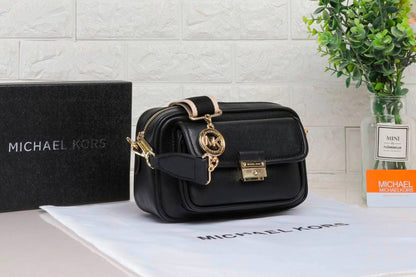 MK 
 GOOD QUALITY
85 dhs✅

Zain39
♥️♥️♥️