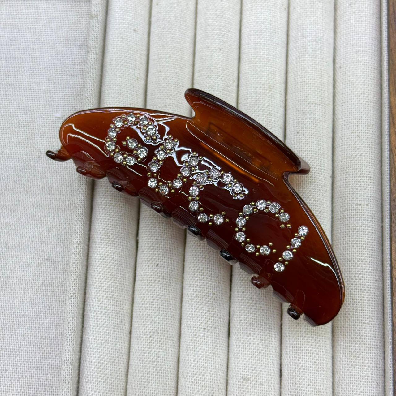 Hair clip 🦋
Master Quality 

35 dhs🪙🌺
with paper bag 💐

Zain48
♥️♥️♥️