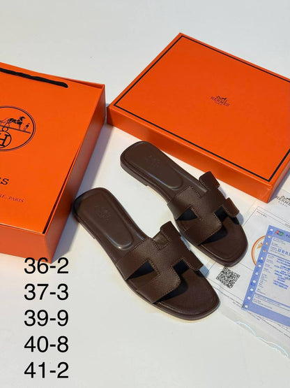 HERMES SLIPPER
GOOD QUALITY👌
90 dhs💓

Zain40
♥️♥️♥️