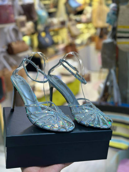 Alevi Milano 

Size 36 to 41 

130 dhs✅

Zain146
♥️♥️♥️