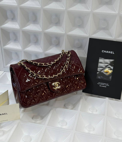 Chanel
Master
25Cm With Box 
   Shiny Leather
230 dhs✅

Zain131
♥️♥️♥️