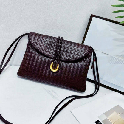 BOTTEGA 
NEW CAME GOOD QUALITY 


WITH BOX 
🎁🎁🎁

110 dhs💓

Zain39
♥️♥️♥️
