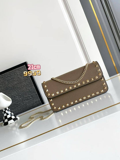Valentino 
Master🌺🌺
240 dhs💓💓

Zain153
♥️♥️♥️