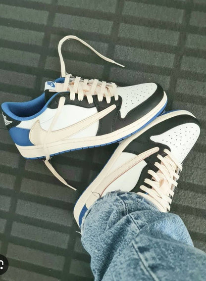 Jordan x Travis Scott x Fragment Air Jordan 1 Low
36-45 AVAILABLE😍
220 dhs✅

Zain242
♥️♥️♥️
