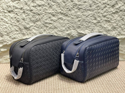 BOTTEGA VENETA

Wash Bag 27CM
Master Quality

Available
540 dhs🇦🇪🇦🇪🇦🇪

Zain179
♥️♥️♥️