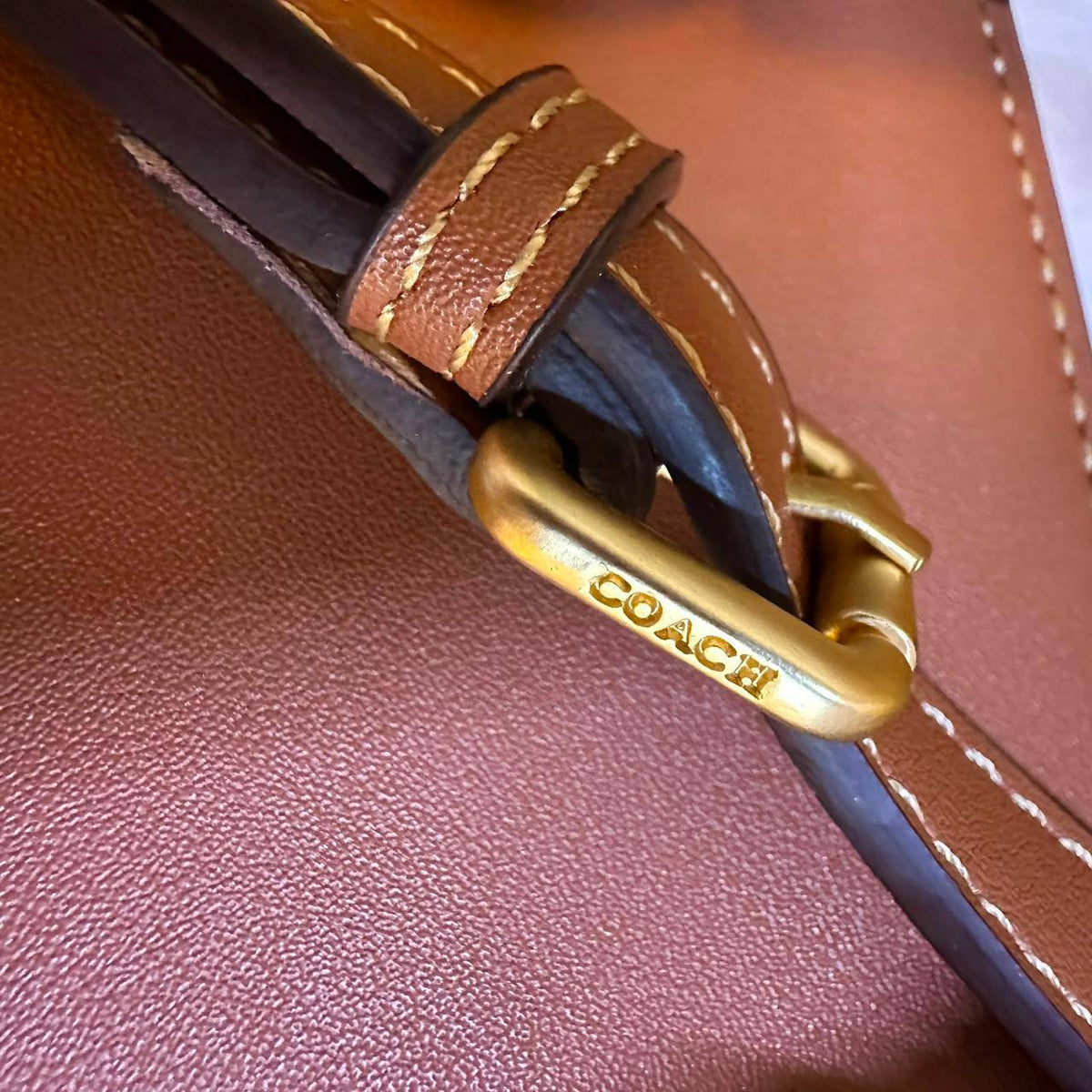 COACH  

MACK UP BOX 

RESTOCK 

HIGH QUALITY 

WITH BOX 
100 dhs🇦🇪🇦🇪

Zain295
♥️♥️♥️