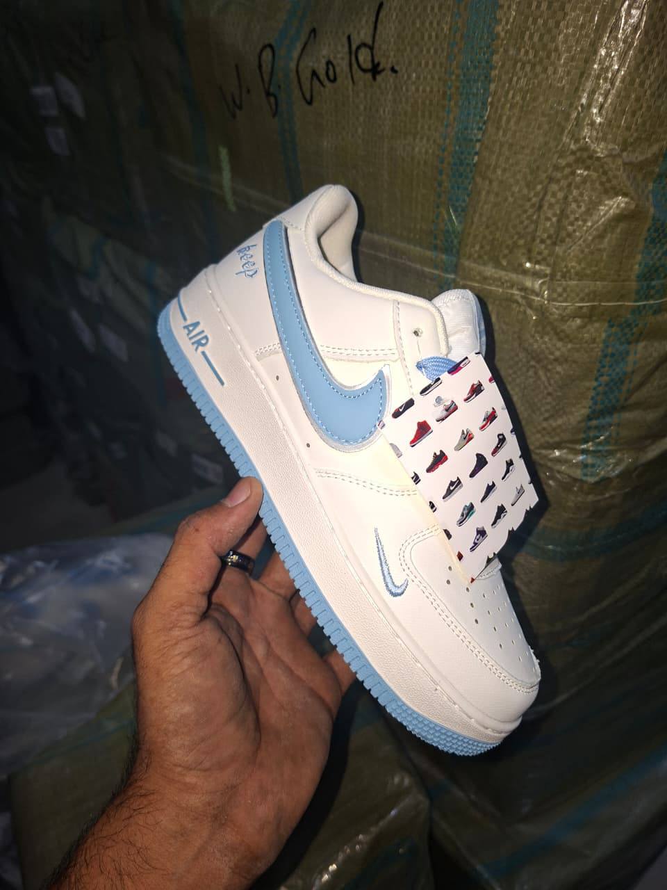 NIKE
40 to 45 size
95 dhs💓

Zain27
♥️♥️♥️