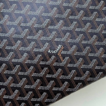 GOYARD
 HAND BAG POUCH UNISEX GOOD QUALITY WITH BOX
85 dhs✅

Zain39
♥️♥️♥️