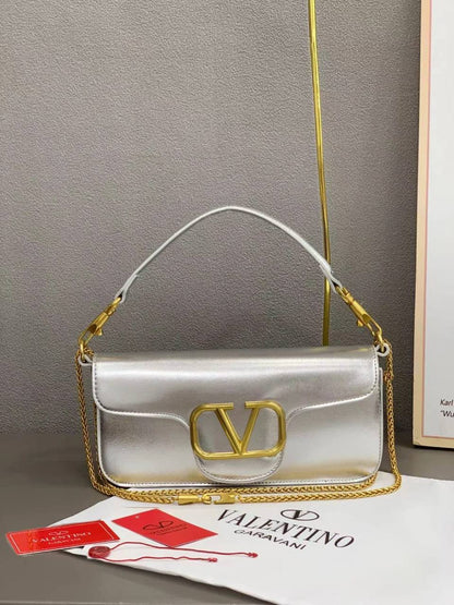 Valentino
 120 dhs🇦🇪🇦🇪 
with box

Zain235
♥️♥️♥️