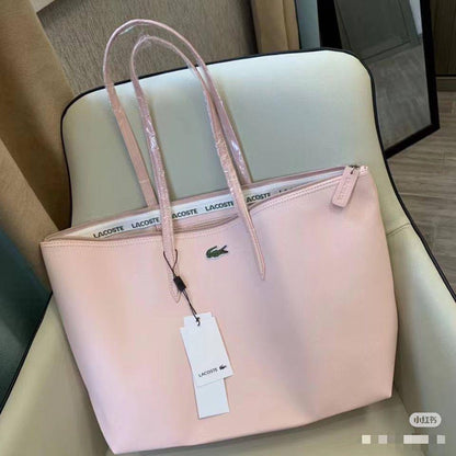 ❤️‍🔥LACOSTE 🐊 Tote
1⃣️First quality 
Size: 47 * 30 cm
55 dhs✅

Zain115
♥️♥️♥️
