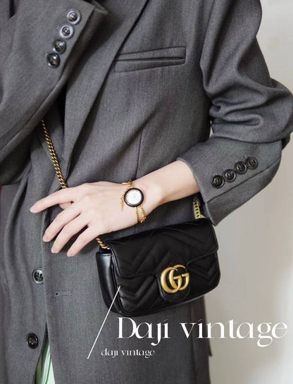 GUCCI MARMONT 
MINI SIZE 
 GOOD QUALITY 

WITH BOX🎁🎁🎁
90 dhs✅

Zain39
♥️♥️♥️