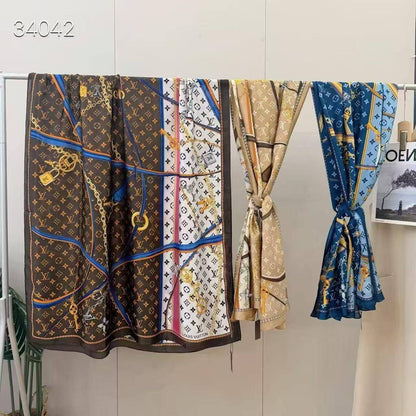 Silk scarf 
40 dhs🇦🇪🇦🇪

Zain93
♥️♥️♥️