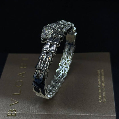 BVLGARI ❤️‍🔥*
Bangle 🦋
Ring 💍 
good quality 💯
With normal boxes 📦 
55 dhs🇦🇪

Zain216
♥️♥️♥️