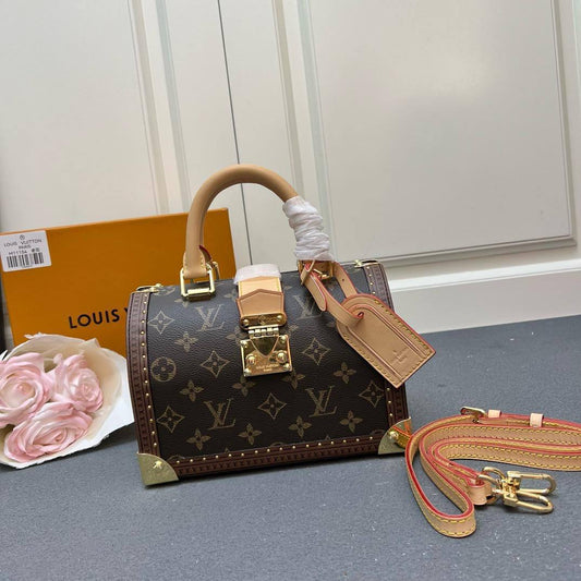 LV 
top quality 
650 dhs❣️
#21cm💕💕🙋‍♂️

Zain228
♥️♥️♥️