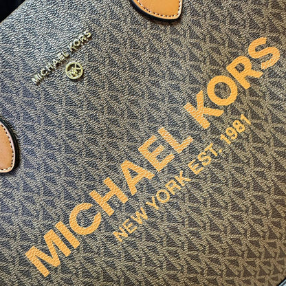 Mk

Newcame
Good quality 
100 dhs🇦🇪🇦🇪

Zain295
♥️♥️♥️
