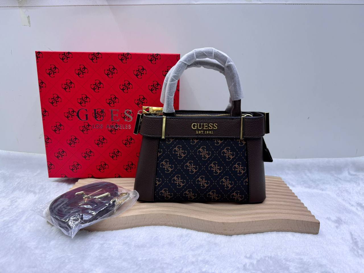 Guess
95 dhs🪙🌨️

Zain114
♥️♥️♥️