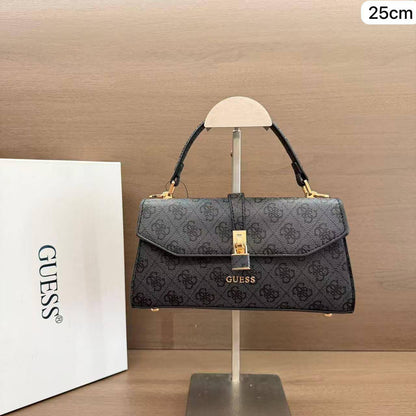 💎  Guess handbag
1️⃣ First quality +🎁  
Size : 25 * 13 cm
100 dhs🇦🇪🇦🇪
with box 🎁

Zain115
♥️♥️♥️