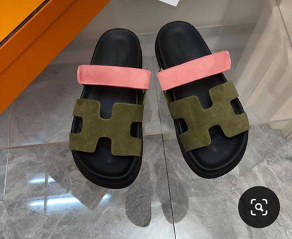 Hermes Ladies Slipper 
Size:36 to 42 
100 dhs🪙💕

Zain241
♥️♥️♥️
