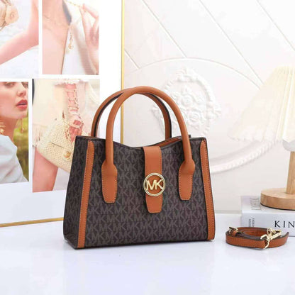MK
Top Handle Cross Bag
With Long Belt strap
Without BOX
Size : 24 cm

100 dhs🇦🇪🇦🇪

Zain239
♥️♥️♥️