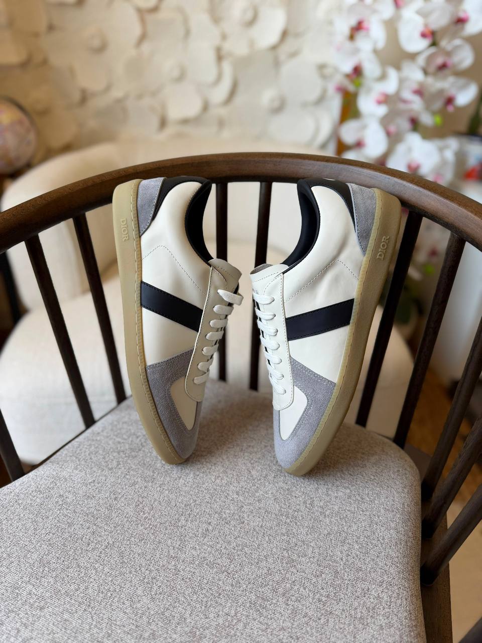 Christian Dior 
*AAA quality*
*size:40 to 46* 
450 dhs✅

Zain185
♥️♥️♥️