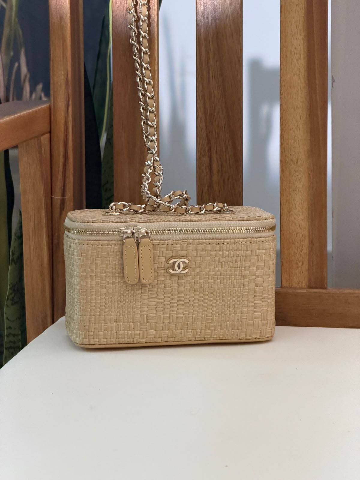 CHANEL 
Super Master Quality ⚡️
Original Packing 🎁
Size 17Cm📏
For Price 👇 WhatsApp✅
0568585901 
0507557372
0552275751 Owner Zain 👌

Zain321
♥️♥️♥️