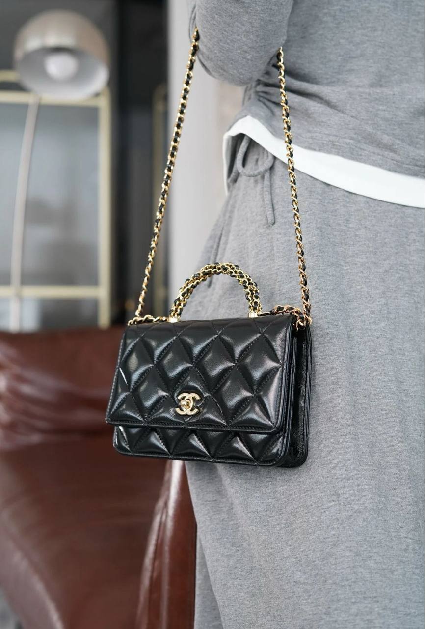 Chanel
100 dhs✅
Good-quality 

with box
🎁🎁🎁

Zain35
♥️♥️♥️