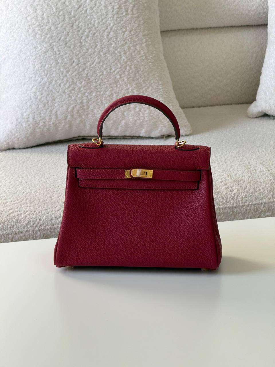 Hermes kelly togo 25cm💕
master quality😍

with box❤️
🎁🎁🎁

400 dhs🪙💕

Zain52
♥️♥️♥️