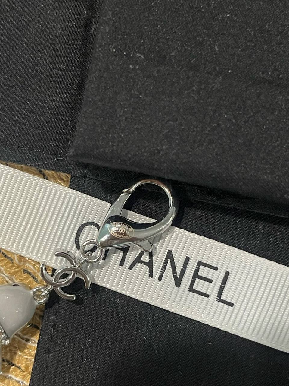 CHANEL ❤️‍🔥*
Key chain ⛓️‍💥 
Master quality 💯
With normal boxes 🗃️ 
55 dhs✅
With master box 🗃️ 
70 dhs✅

Zain216
♥️♥️♥️