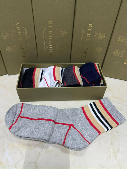 LONG SOCKS 🧦 

WITHBOX 
🎁🎁🎁

40 DHS🪙🌨️

Zain40
♥️♥️♥️