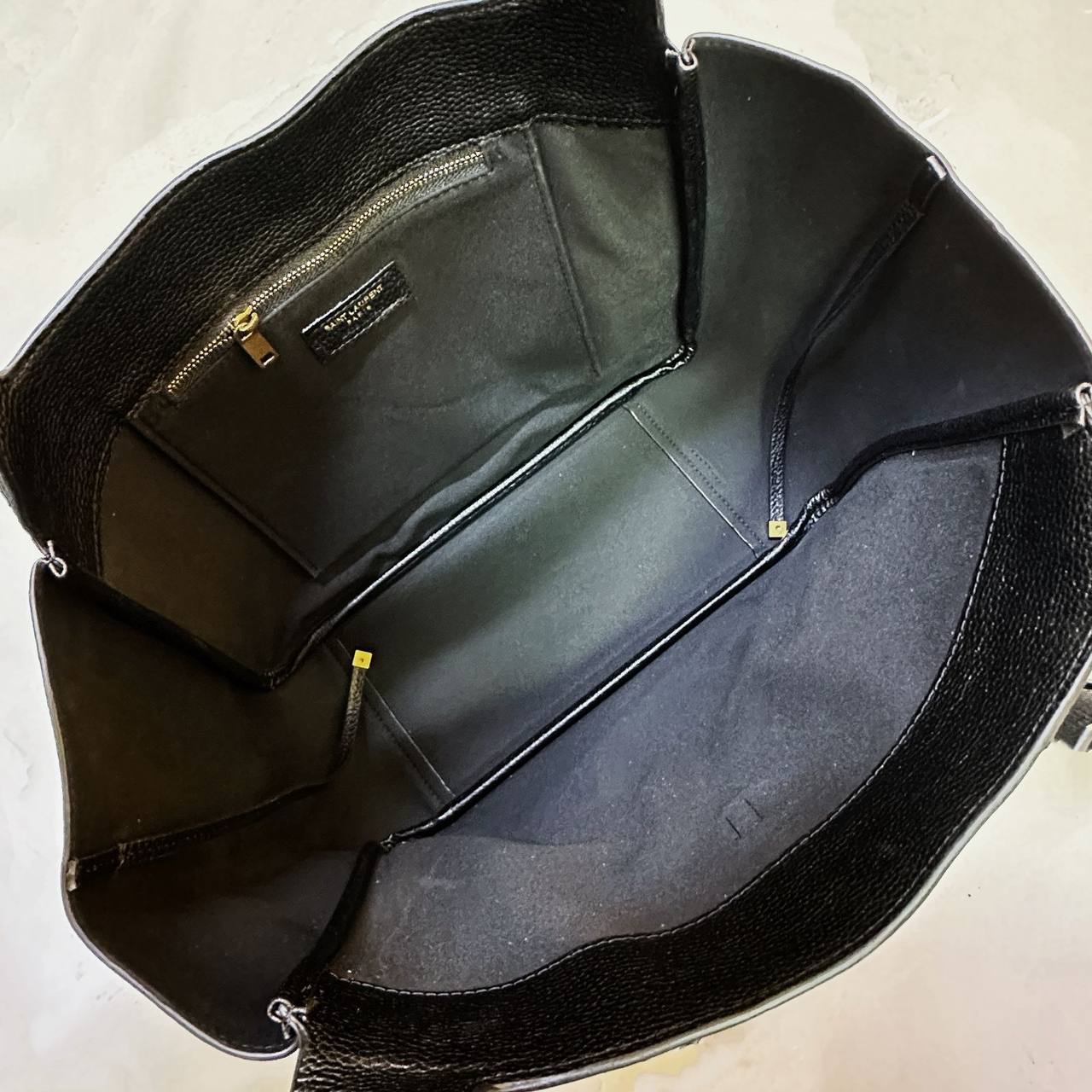 YSL 
MASTER COPY 
340 dhs🪙
leather 

Zain39
♥️♥️♥️