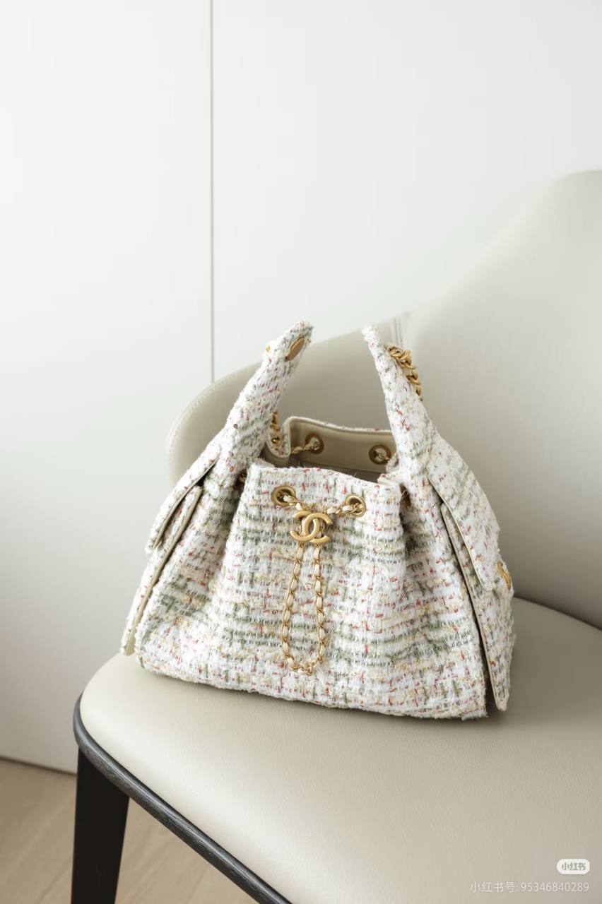 Chanel 
Master
330 dhs🌺

Zain10
♥️♥️♥️
