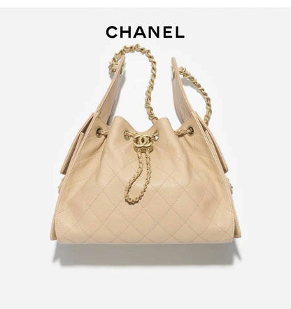 ❤️ Chanel 25C hobo
1️⃣ First quality
Size : 28 * 13 * 35 cm
110 dhs❣️

Zain115
♥️♥️♥️