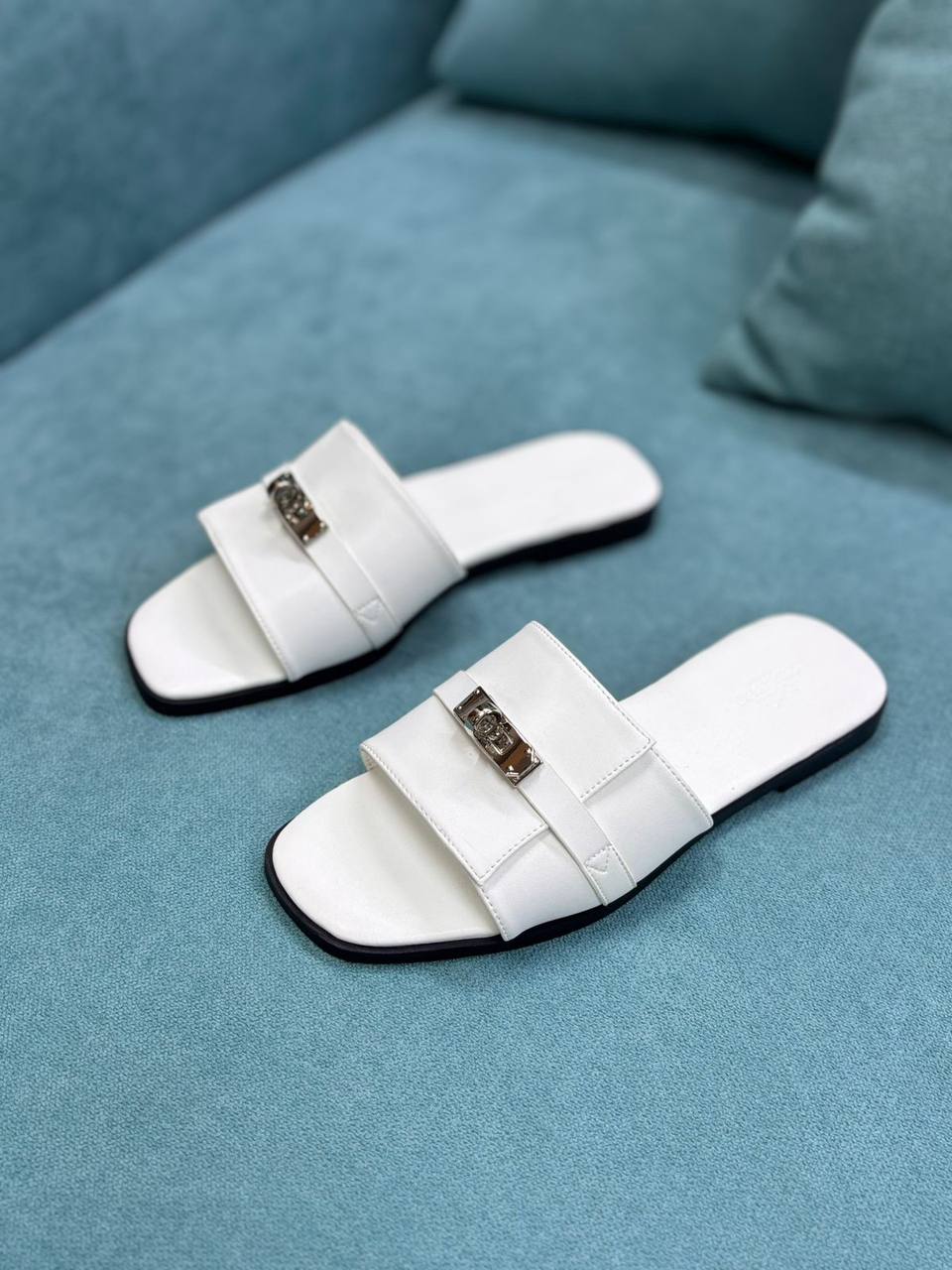 Hermesn
Size 36-41
100 dhs✅
High Quality

Zain55
♥️♥️♥️